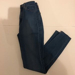 FASHION NOVA JEANS